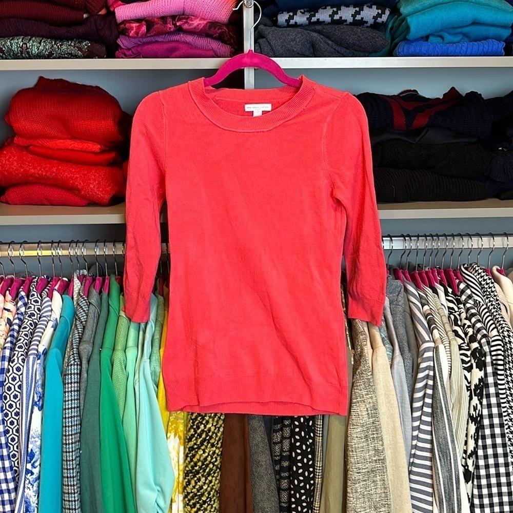 New York & Co coral 3/4 quarter length sleeve crew neck sweater size XS